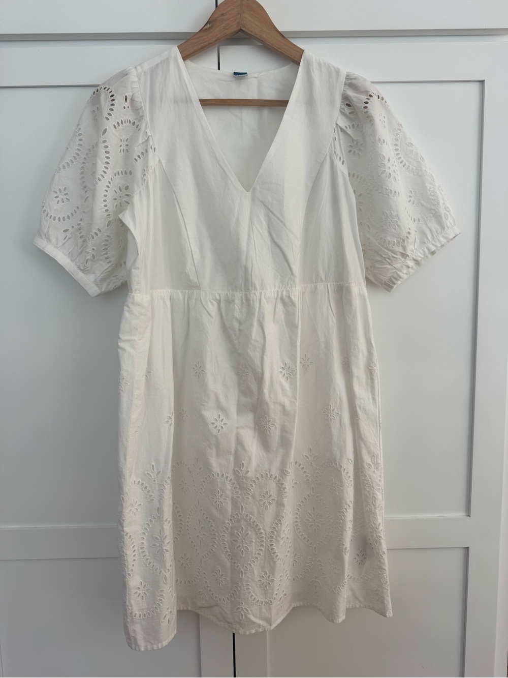 White Eyelet V-Neck Women’s Dress Small